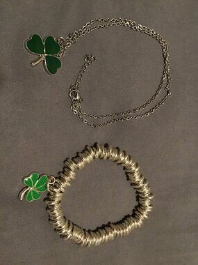 Lucky Clover Necklace & Stretch Bracelet Set – Silver Tone & Green 🍀